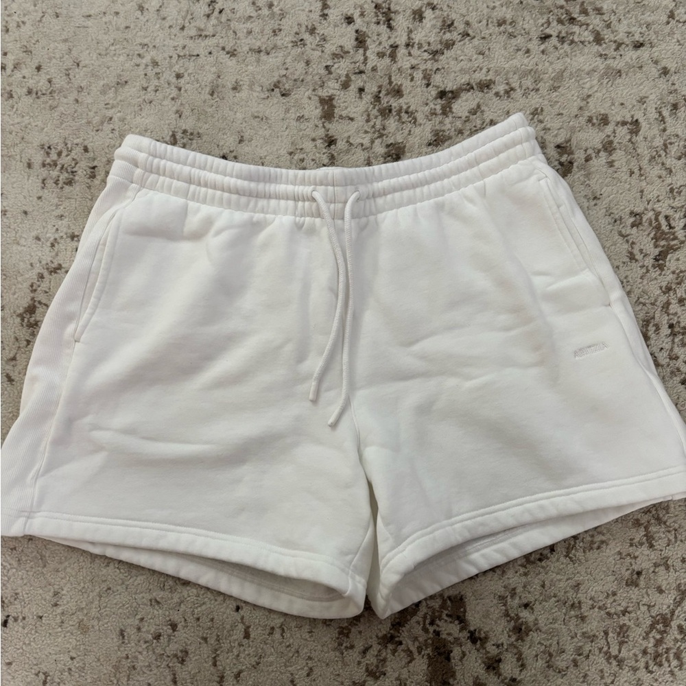 Aritzia shorts NEW